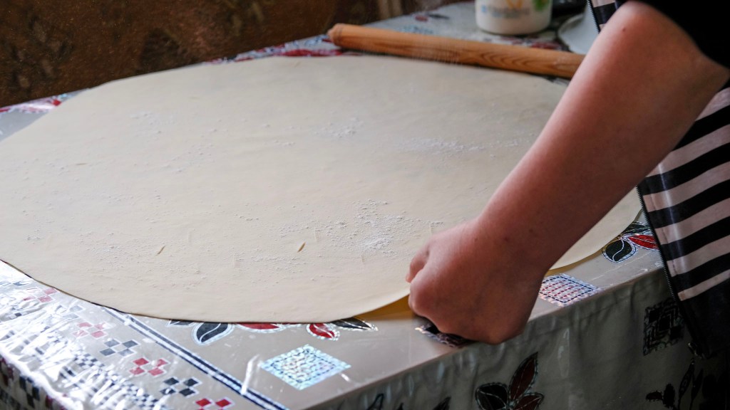 Hand-rolled noodle sheet